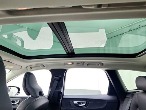 New 2026 Volvo XC60 B5 Ultra w/ Protection Package Premier image 18