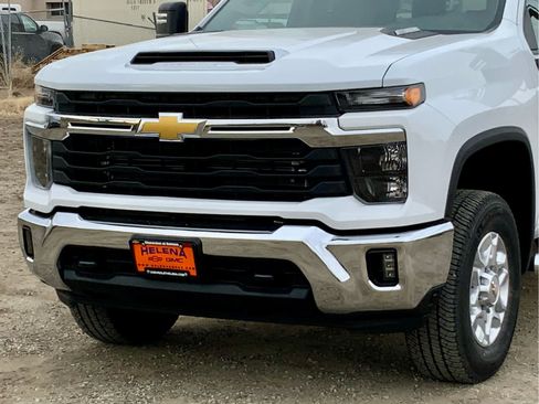 New 2026 Chevrolet Silverado 3500 LT image 9