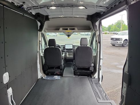 New 2026 Ford Transit 250 148 Medium Roof w/ Load Area Protection Package RWD image 19