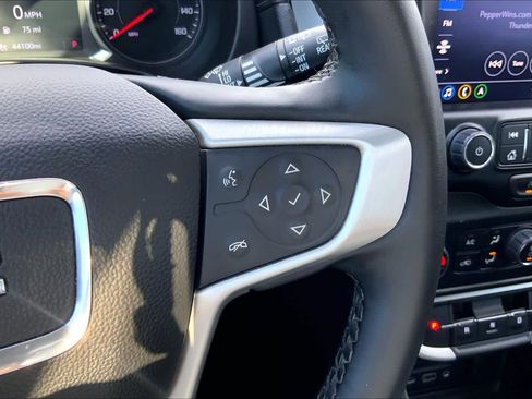 Used 2024 GMC Terrain SLT w/ Infotainment Package II image 23