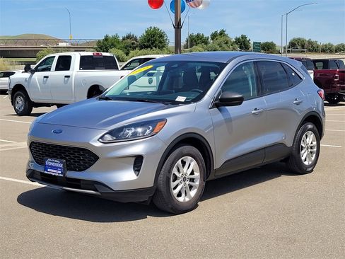 Used 2022 Ford Escape SE image 8