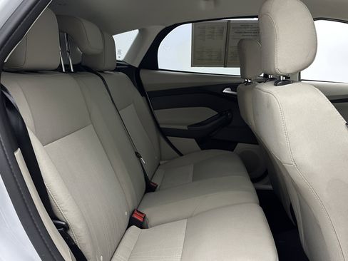 Used 2018 Ford Focus SE image 30