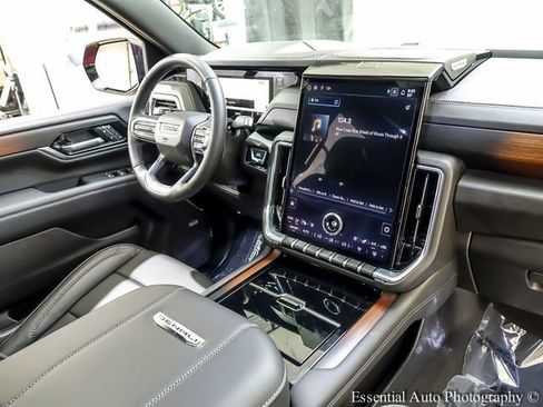 Certified 2025 GMC Yukon XL Denali image 31