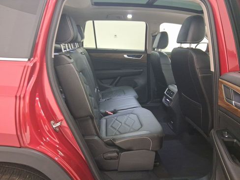 Used 2024 Volkswagen Atlas SE image 31