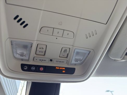 Used 2017 Cadillac XT5 Luxury w/ Driver Awareness Package image 32