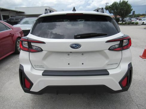 Used 2024 Subaru Crosstrek 2.0i Premium w/ Crosstrek Mirror Package AWD/4WD image 6