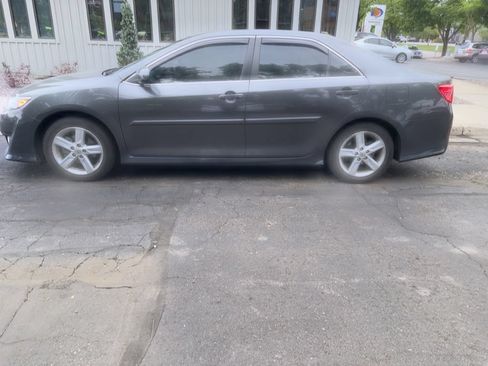 Used 2013 Toyota Camry SE w/ Leather Pkg FWD image 1