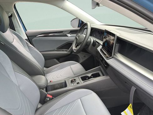 New 2026 Volkswagen Tiguan SE AWD/4WD image 36