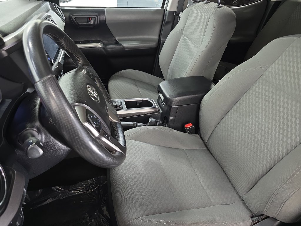 Used 2021 Toyota Tacoma SR5 w/ Technology Package AWD/4WD image 5