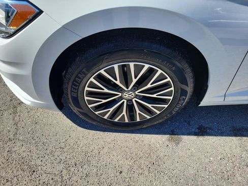 Used 2021 Volkswagen Jetta SE image 5