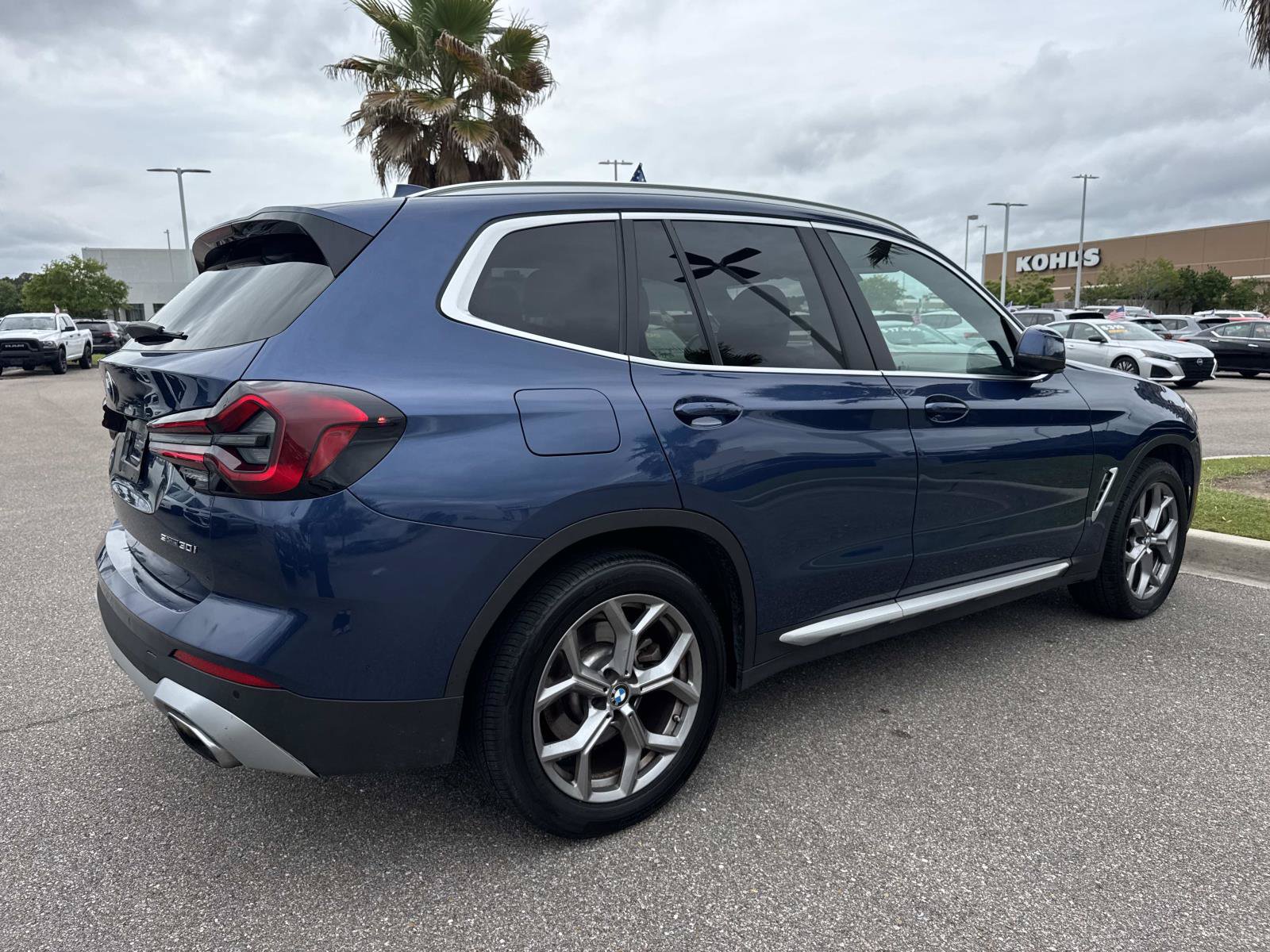 Used 2024 BMW X3 sDrive30i w/ Premium Package RWD image 6