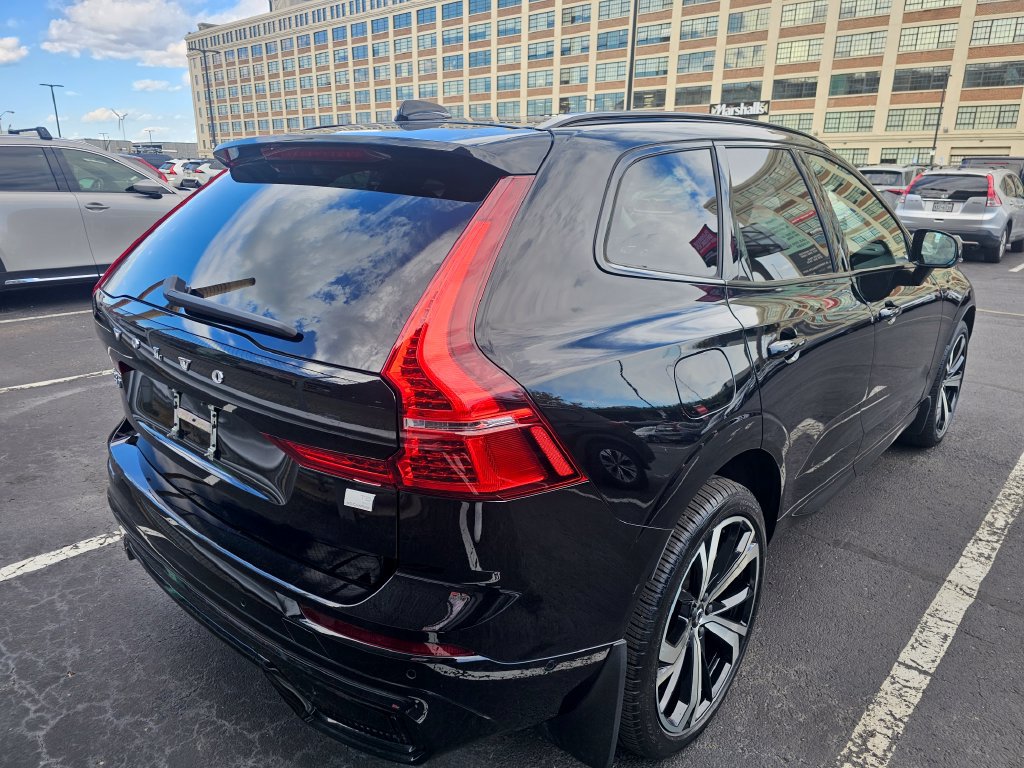 Certified 2024 Volvo XC60 T8 Ultimate AWD/4WD image 5