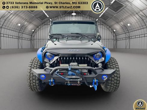 Used 2016 Jeep Wrangler Unlimited Rubicon AWD/4WD image 8