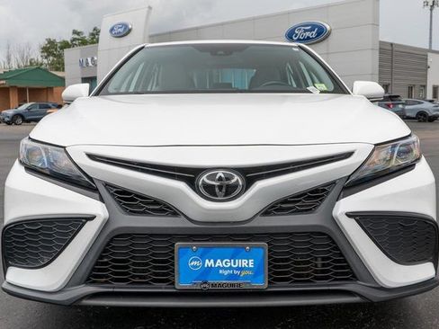 Used 2023 Toyota Camry SE FWD image 3