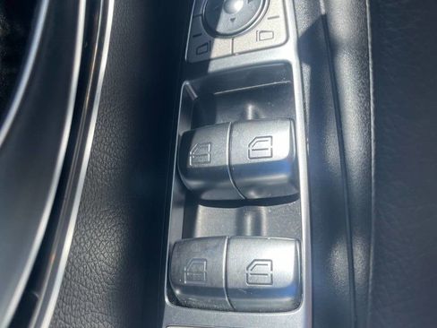 Used 2023 Mercedes-Benz E 350 4MATIC Sedan image 28