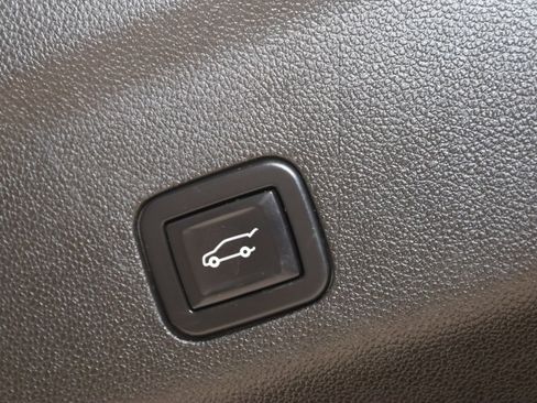 Used 2021 GMC Yukon Denali w/ Advanced Technology Package AWD/4WD image 52