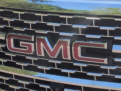 Used 2021 GMC Acadia Denali w/ Denali Ultimate Package AWD/4WD image 12