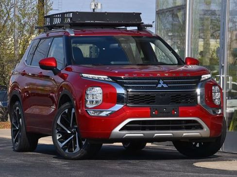 Used 2023 Mitsubishi Outlander AWD image 5