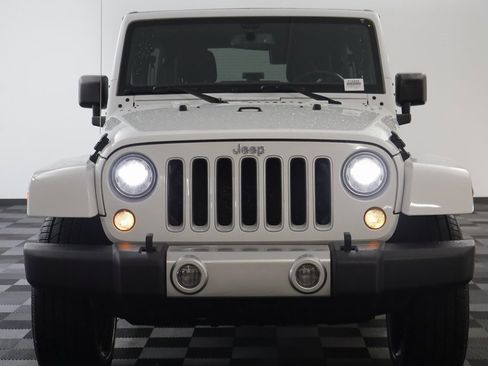 Used 2017 Jeep Wrangler Unlimited Sahara w/ Connectivity Group image 22