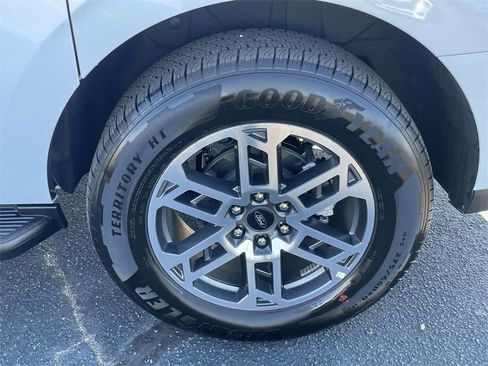 New 2025 Ford Expedition Max Active image 9