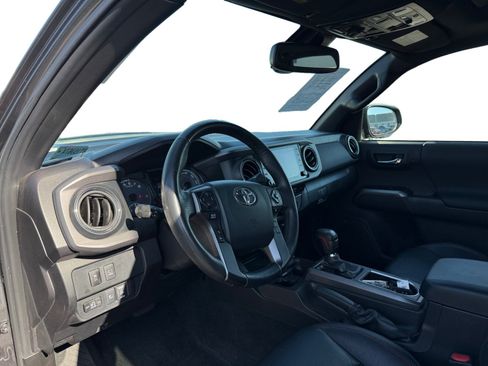 Used 2023 Toyota Tacoma TRD Pro AWD/4WD image 9