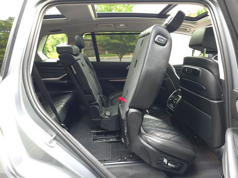 Used 2025 BMW X7 xDrive40i image 24