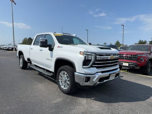 Used 2025 Chevrolet Silverado 2500 LTZ w/ LTZ Plus Package AWD/4WD image 2