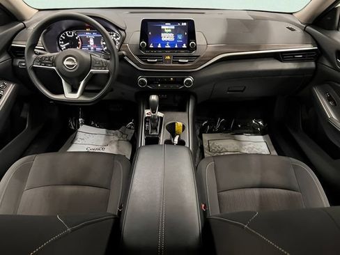 Used 2025 Nissan Altima 2.5 SV FWD image 13
