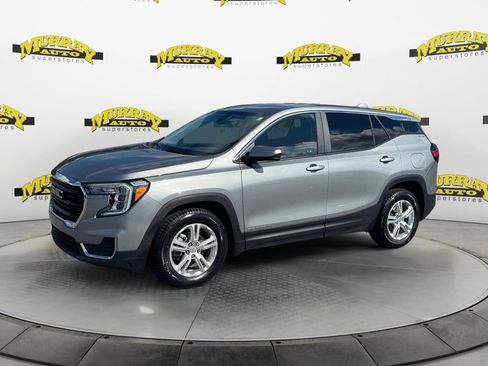 Used 2024 GMC Terrain SLE FWD image 1