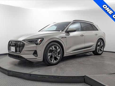 Used 2022 Audi e-tron Premium w/ Convenience Plus Package AWD/4WD image 2