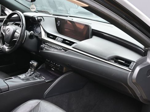 Used 2019 Lexus ES 350 Ultra Luxury w/ Accessory Package 2 FWD image 38