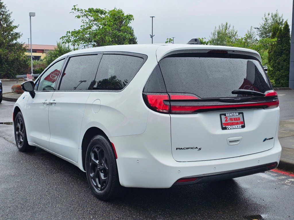 Used 2024 Chrysler Pacifica Limited FWD image 7