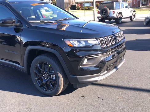 New 2026 Jeep Compass Latitude image 2