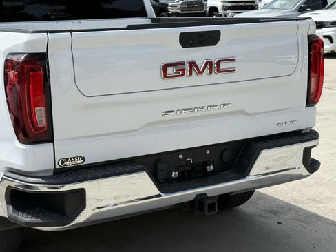 Used 2023 GMC Sierra 1500 SLT w/ SLT Premium Package RWD image 6