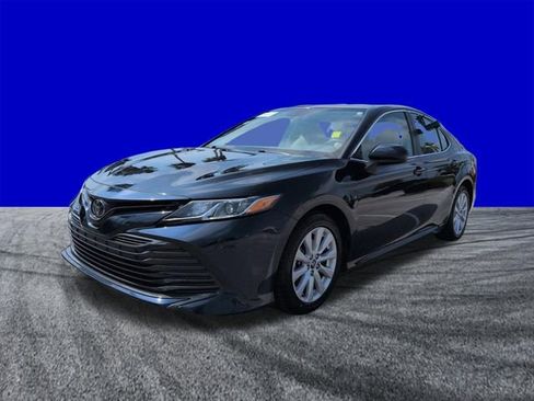 Used 2020 Toyota Camry LE FWD image 8