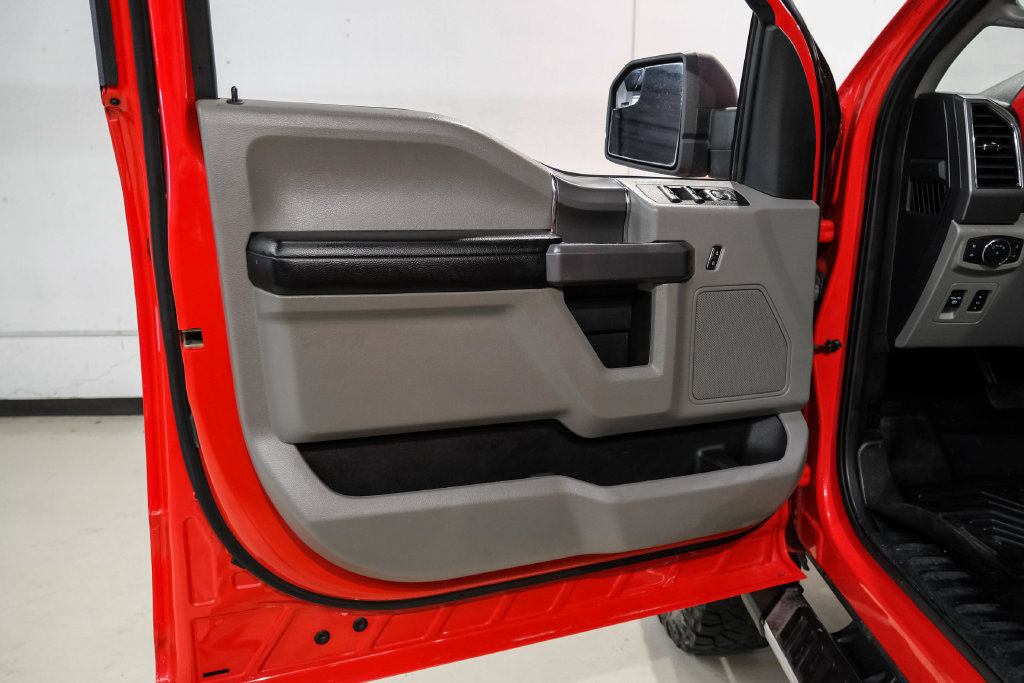 Used 2019 Ford F150 XLT w/ Equipment Group 302A Luxury AWD/4WD image 39