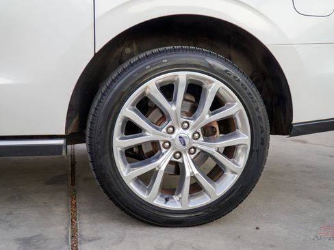 Used 2019 Ford Expedition Max Limited w/ Equipment Group 302A image 10