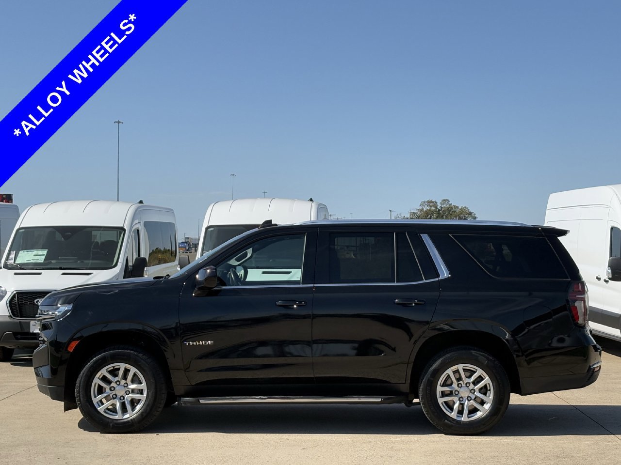 Used 2024 Chevrolet Tahoe LT RWD image 3