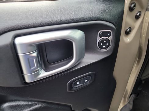 Certified 2020 Jeep Gladiator Rubicon w/ LED Lighting Group image 13