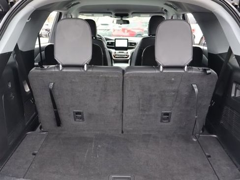 Used 2022 Ford Explorer XLT w/ Equipment Group 202A AWD/4WD image 15