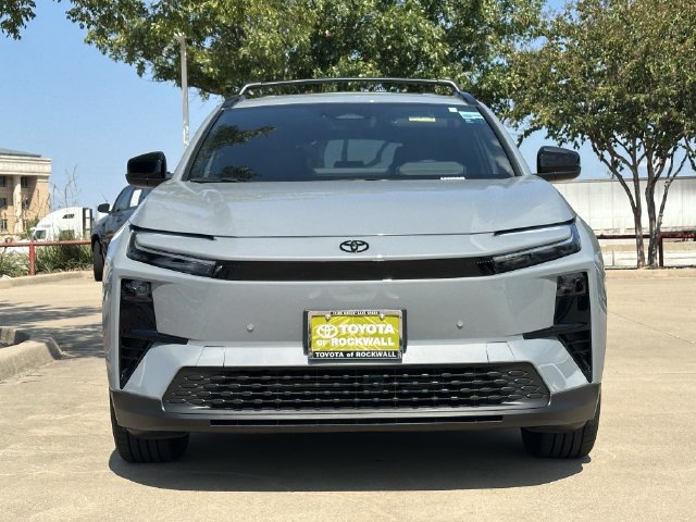 Used 2026 Toyota C-HR AWD/4WD image 7