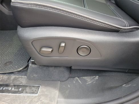 New 2025 GMC Sierra EV Denali image 12