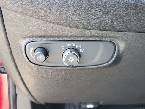 Used 2019 Chevrolet Equinox LT FWD image 19