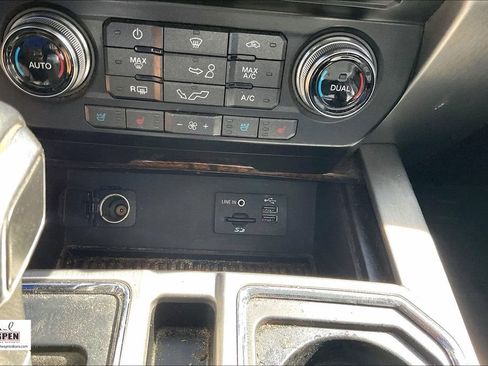 Used 2015 Ford F150 Platinum w/ Equipment Group 701A Luxury image 32