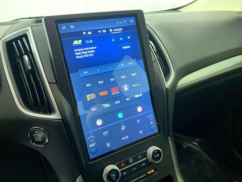 Used 2022 Ford Edge SE image 6