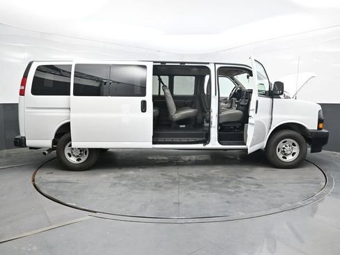 Used 2024 Chevrolet Express 3500 LS RWD image 47