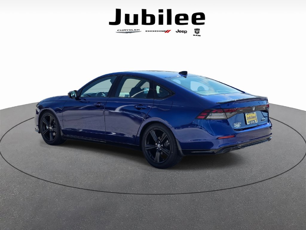 Used 2024 Honda Accord Sport image 4
