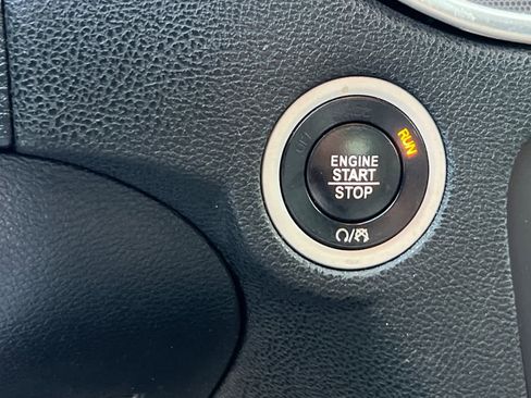 Used 2017 Dodge Charger SXT image 20