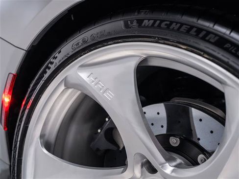 Used 2025 Aston Martin Vanquish RWD image 45