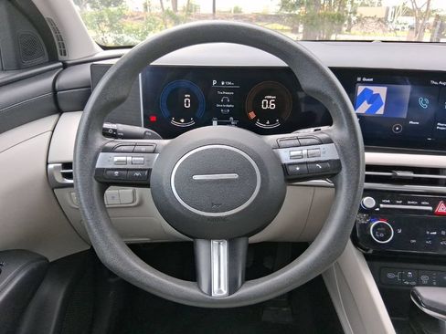 Used 2025 Hyundai Tucson SEL FWD image 22